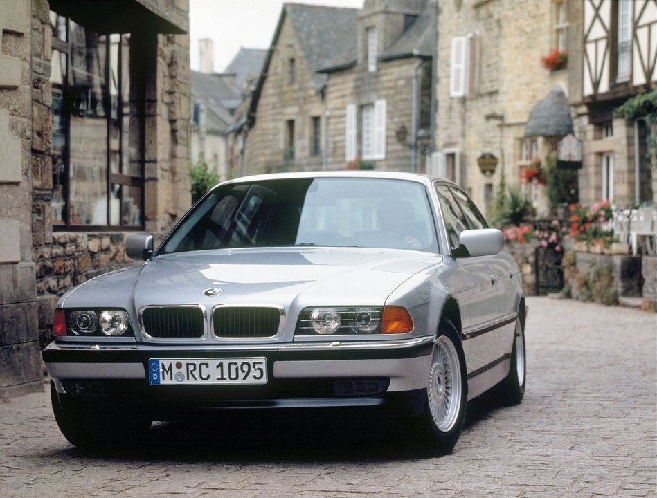 S8-bmw-serie-7-e38-1994-2000-l-apogee-du-luxe-bavarois-des-3-500-eur-639078.jpg.79a6d416bd6f8af63ebec9eaae1f9c69.jpg